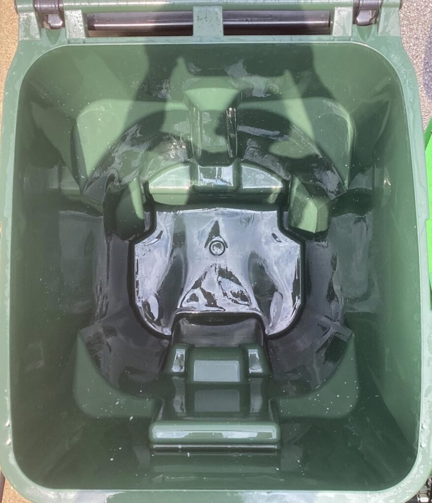 can-cleaners-before-and-after-trash-can-cleaning-002b-878x1024